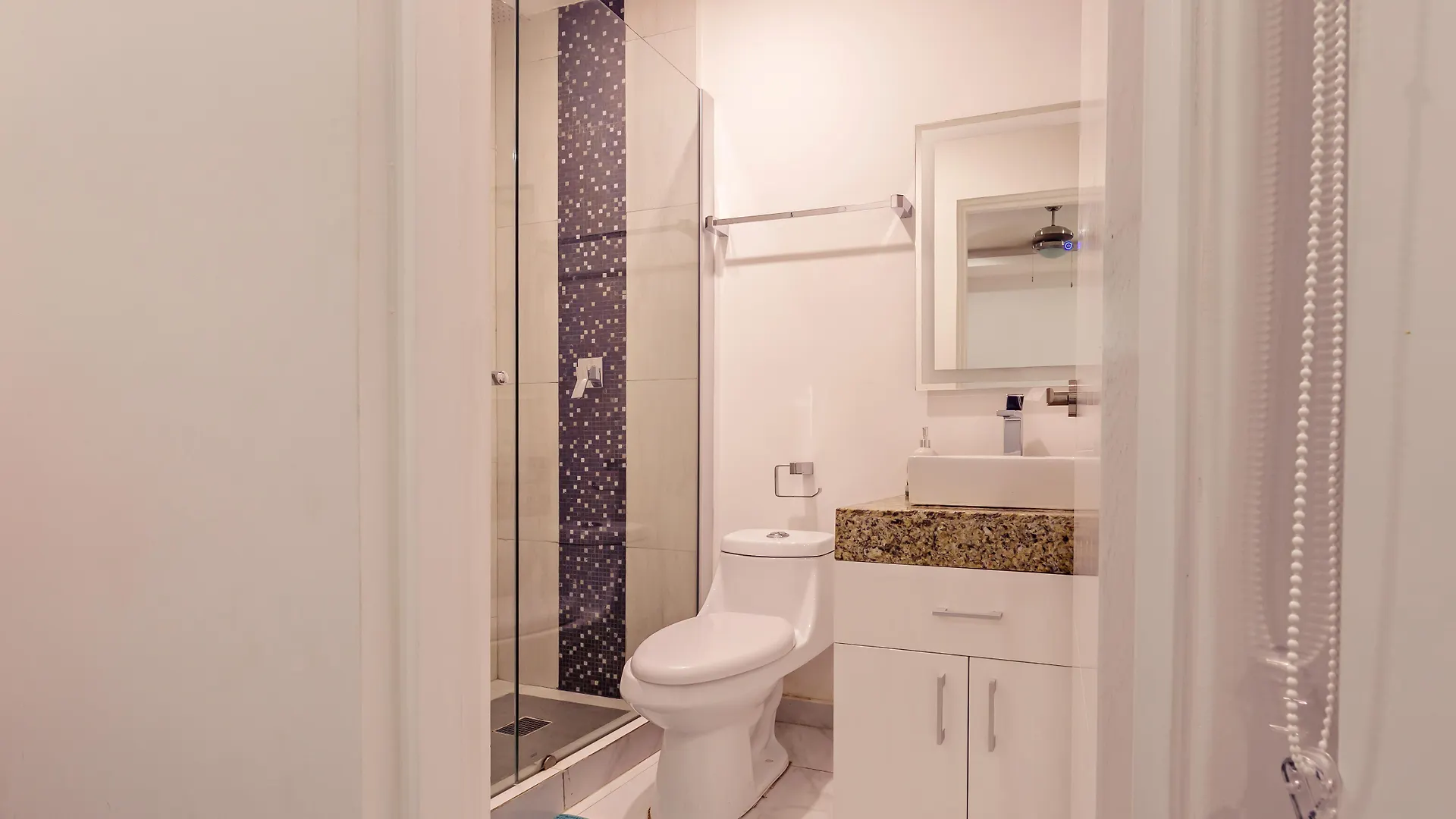 Hotel Palmarena Rooms & Residences - Long Stay Comfort With Parking, Sauna, Gym & Pool - Steps From 5Th Avenue Playa del Carmen