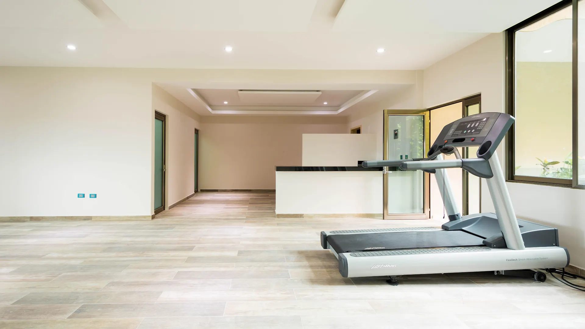 Palmarena Rooms & Residences - Long Stay Comfort With Parking, Sauna, Gym & Pool - Steps From 5Th Avenue Playa del Carmen