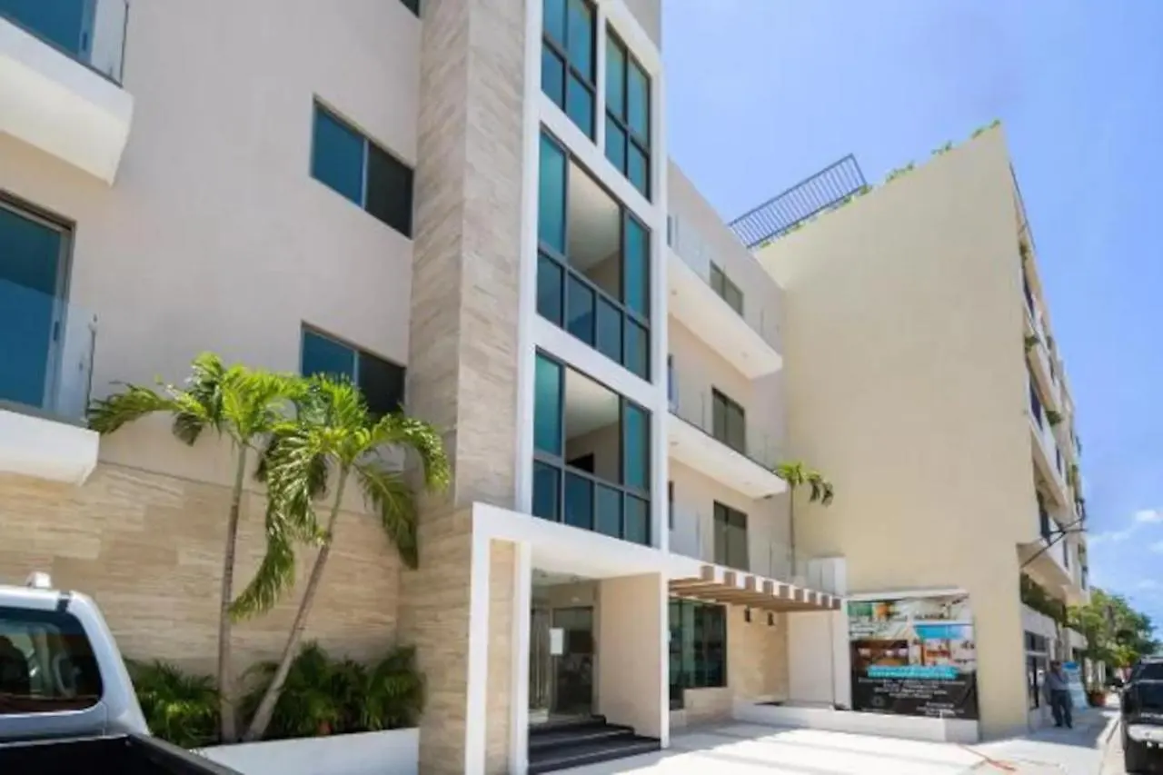 Hotel Palmarena Rooms & Residences - Long Stay Comfort With Parking, Sauna, Gym & Pool - Steps From 5Th Avenue Playa del Carmen